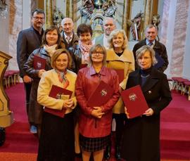 Kňaz s novozvolenými členmi pastoračnej rady